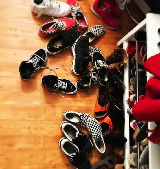 Schuhe im Flur